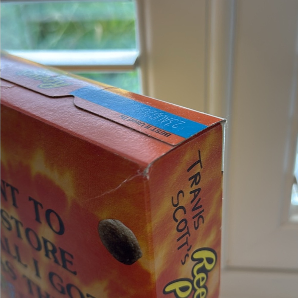Travis Scott’s Collectible Reese’s Puffs - Picture 4 of 4